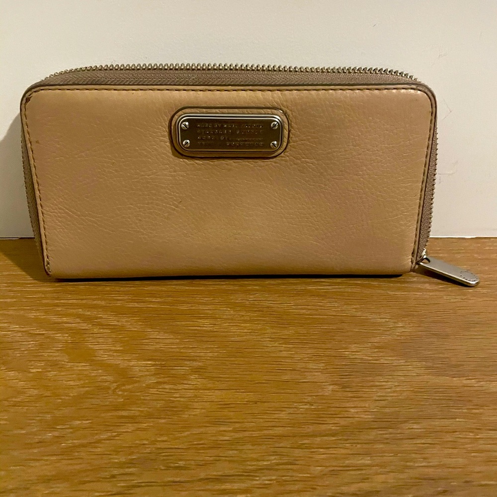 Marc Jacobs Too Hot To Handle Zip Around Wallet